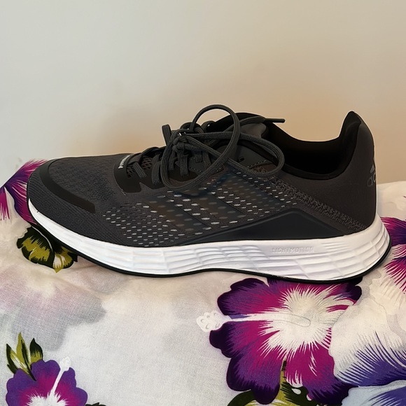 SOLD-Primeblue Lightmotion adidas walking shoe - Picture 4 of 6